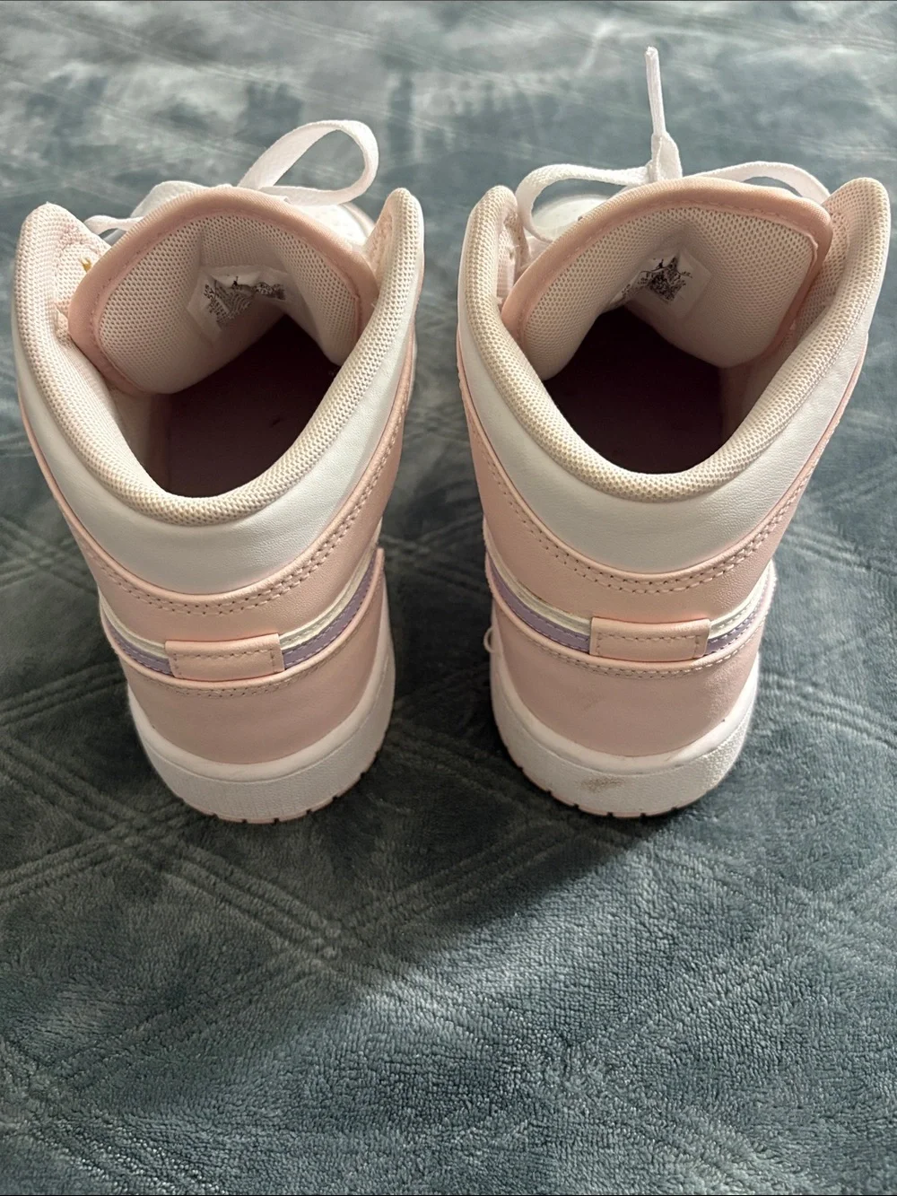 Nike mid top
